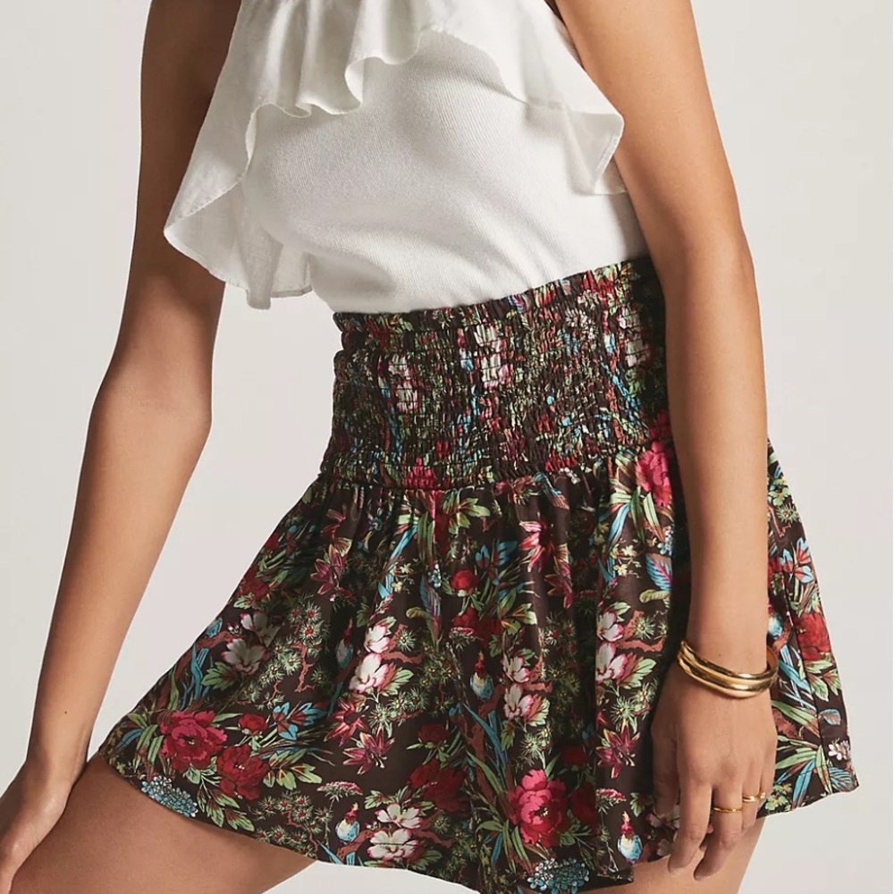 Anthropologie Smocked High Waist Floral Shorts - M - Picture 2 of 10